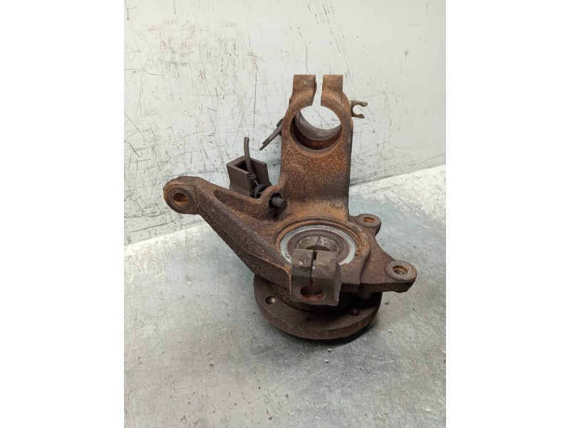 Recambio de mangueta delantera izquierda para citroen xsara picasso 1.6 hdi 110 exclusive referencia OEM IAM   