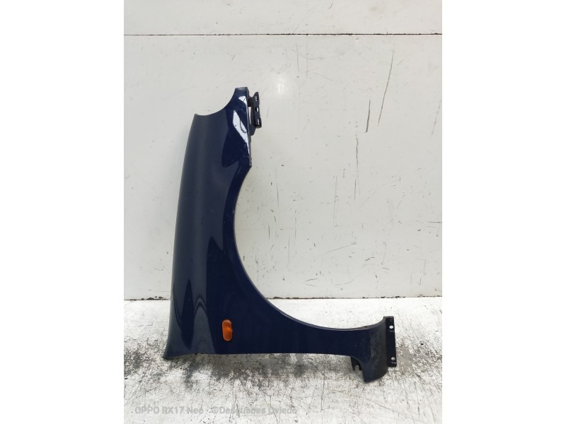 Recambio de aleta delantera derecha para renault clio ii fase i (b/cbo) 1.9 d referencia OEM IAM   