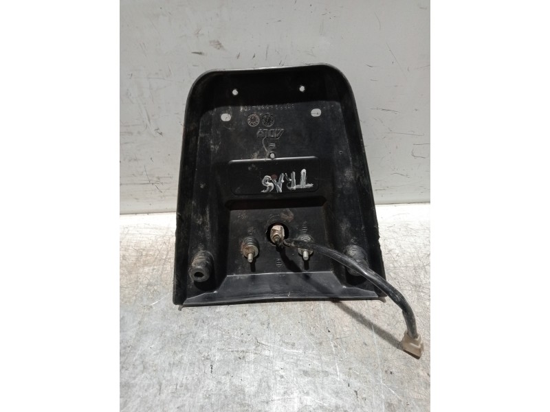 Recambio de piloto trasero central para adly atv-300 referencia OEM IAM   CON PORTAMATRICULA