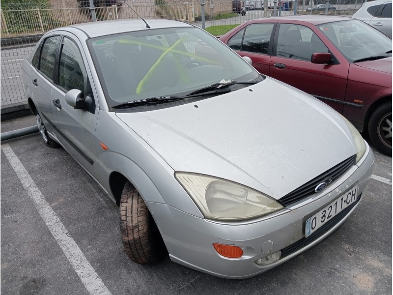 ford focus berlina (cak) del año 2000