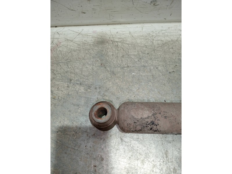 Recambio de amortiguador trasero para renault kangoo dynamique referencia OEM IAM   