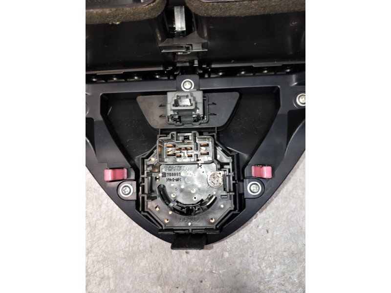 Recambio de mando multifuncion para toyota iq básico referencia OEM IAM   