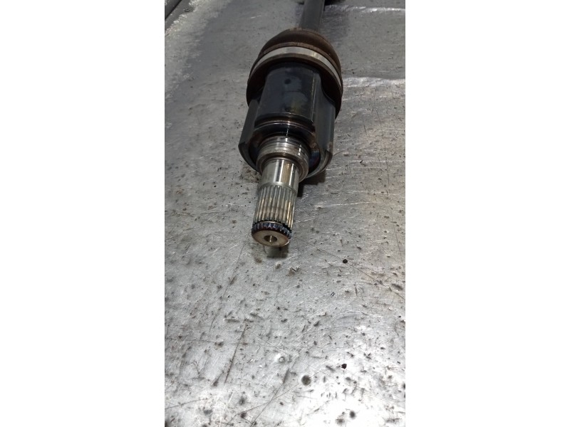 Recambio de transmision delantera izquierda para ssangyong tivoli 1.6 turbodiesel cat referencia OEM IAM   