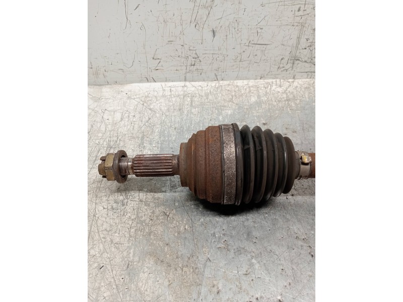 Recambio de transmision delantera derecha para renault clio iii 1.5 dci diesel fap referencia OEM IAM 8200499586  