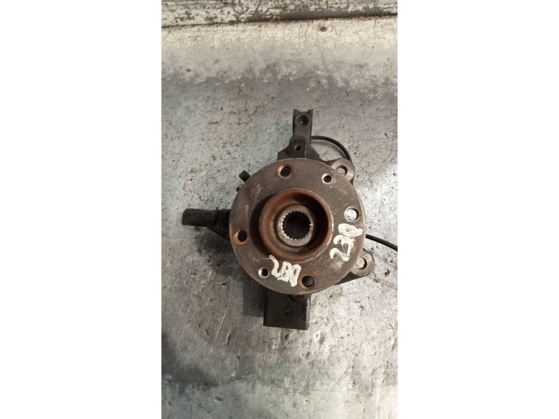 Recambio de mangueta delantera derecha para renault zoe referencia OEM IAM   