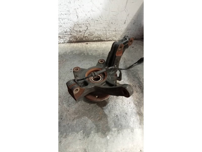 Recambio de mangueta delantera derecha para renault zoe referencia OEM IAM   