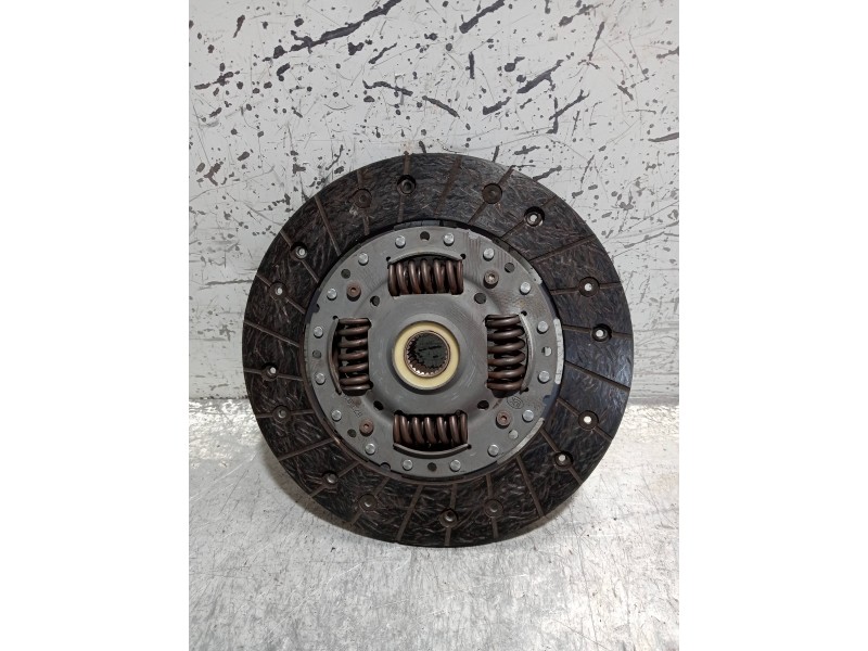 Recambio de kit embrague para renault clio iii 1.5 dci diesel fap referencia OEM IAM 8200335084  