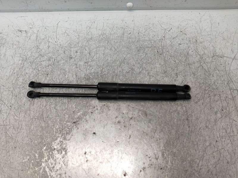 Recambio de amortiguadores maletero / porton para toyota iq básico referencia OEM IAM 0262390365N 689600W570 