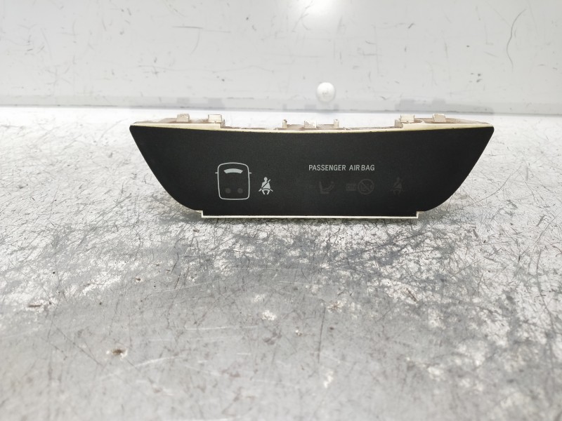 Recambio de mando multifuncion para toyota iq básico referencia OEM IAM   