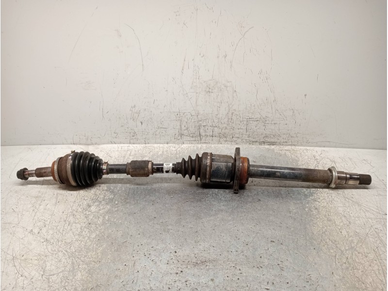 Recambio de transmision delantera derecha para toyota corolla verso (r1) 2.2 d-4d luna referencia OEM IAM EUJ104BP16  