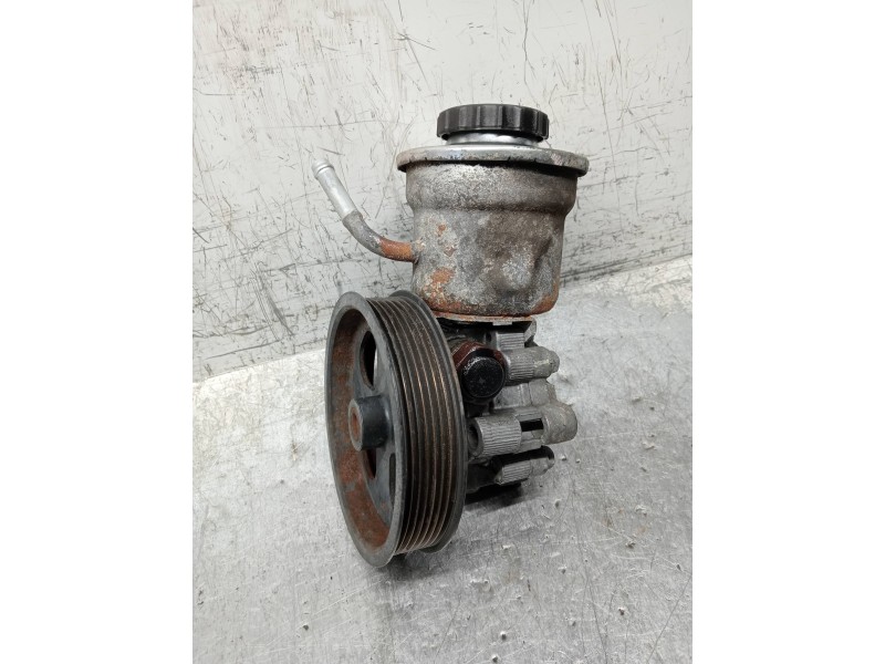 Recambio de bomba direccion para toyota corolla verso (r1) 2.2 d-4d luna referencia OEM IAM   