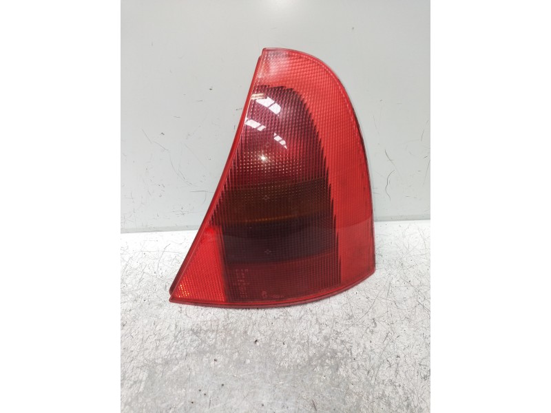 Recambio de piloto trasero derecho para renault clio ii fase i (b/cbo) 1.9 d referencia OEM IAM   