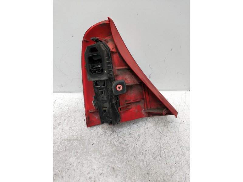 Recambio de piloto trasero derecho para renault clio ii fase i (b/cbo) 1.9 d referencia OEM IAM   
