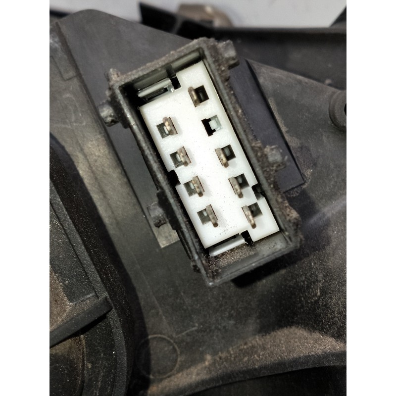 Recambio de faro derecho para citroen c3 pluriel 1.6 16v sensodrive referencia OEM IAM 9641774380 PARA PULIR 