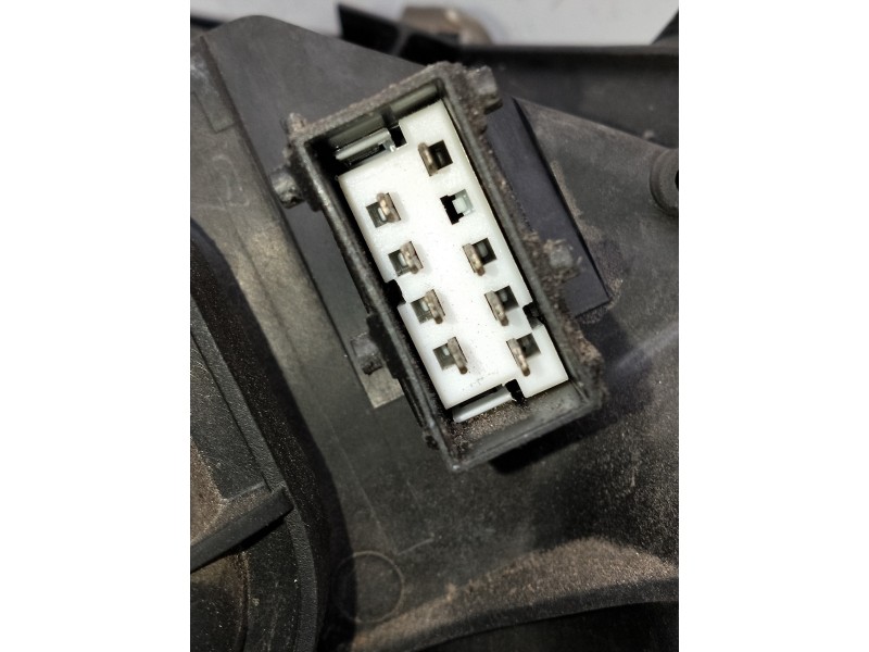 Recambio de faro derecho para citroen c3 pluriel 1.6 16v sensodrive referencia OEM IAM 9641774380 PARA PULIR 