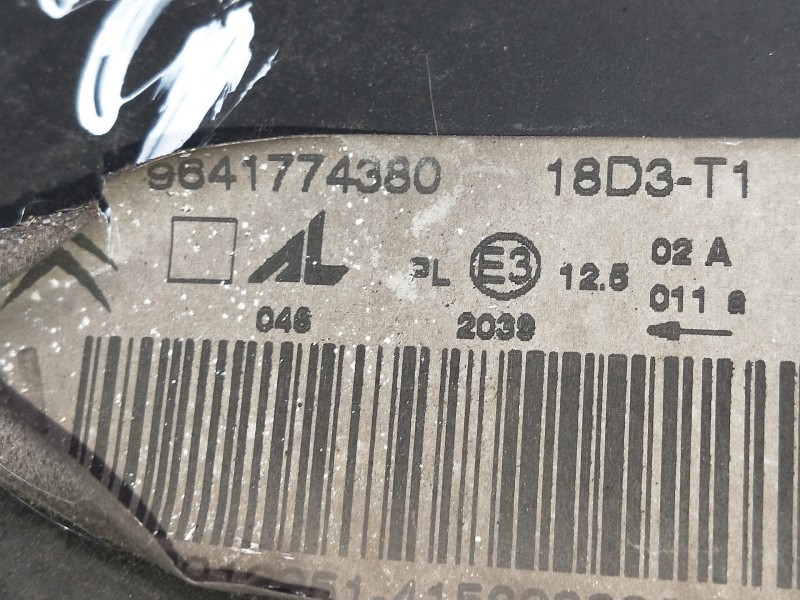 Recambio de faro derecho para citroen c3 pluriel 1.6 16v sensodrive referencia OEM IAM 9641774380 PARA PULIR 