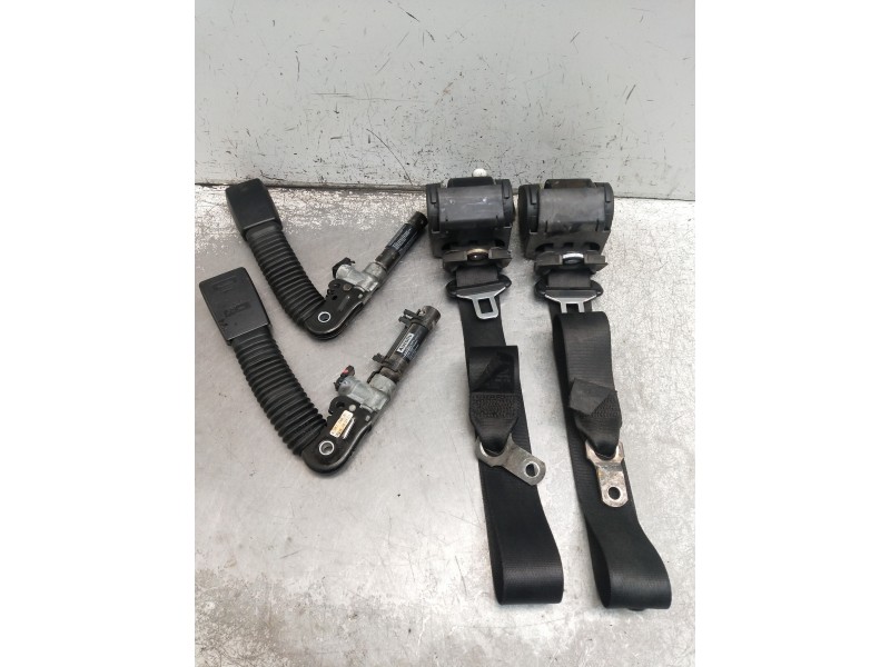 Recambio de juego cinturones delantero para bmw serie 3 berlina (e46) 320d referencia OEM IAM 8207956 040183 4P