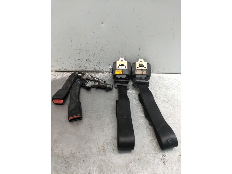 Recambio de juego cinturones delantero para bmw serie 3 berlina (e46) 320d referencia OEM IAM 8207956 040183 4P