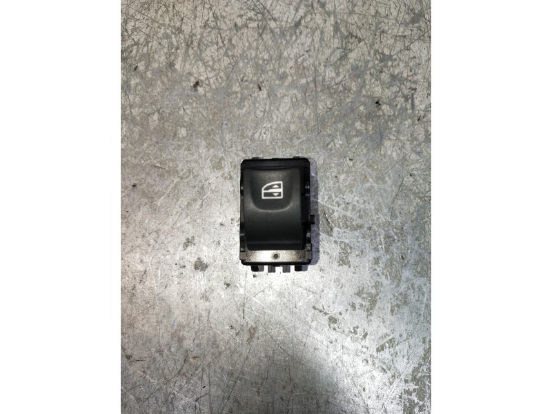 Recambio de mando elevalunas delantero derecho para renault megane iii coupe dynamique referencia OEM IAM   
