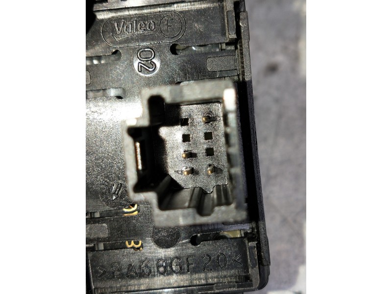 Recambio de mando elevalunas delantero derecho para renault megane iii coupe dynamique referencia OEM IAM   