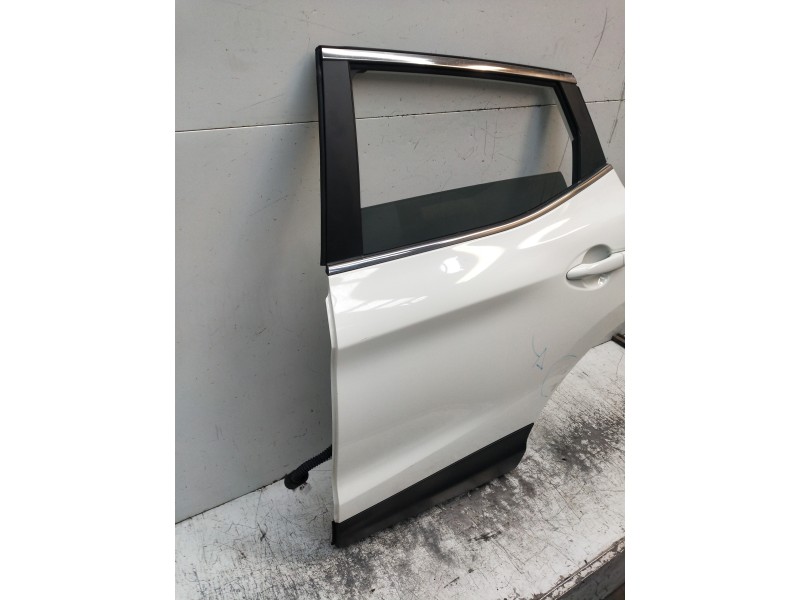 Recambio de puerta trasera izquierda para nissan qashqai (j11) acenta referencia OEM IAM   5P