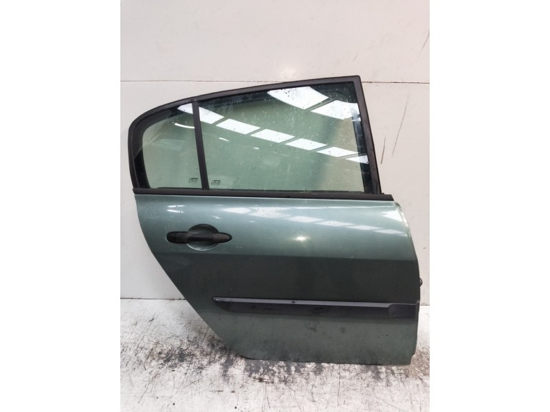 Recambio de puerta trasera derecha para renault megane ii classic berlina confort authentique referencia OEM IAM   5P