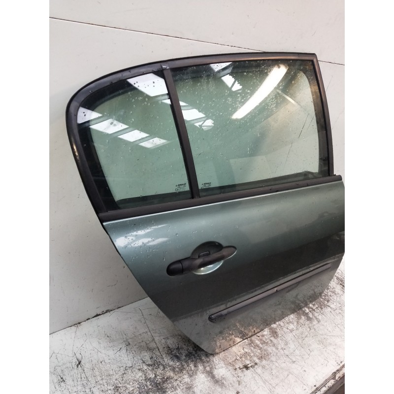 Recambio de puerta trasera derecha para renault megane ii classic berlina confort authentique referencia OEM IAM   5P