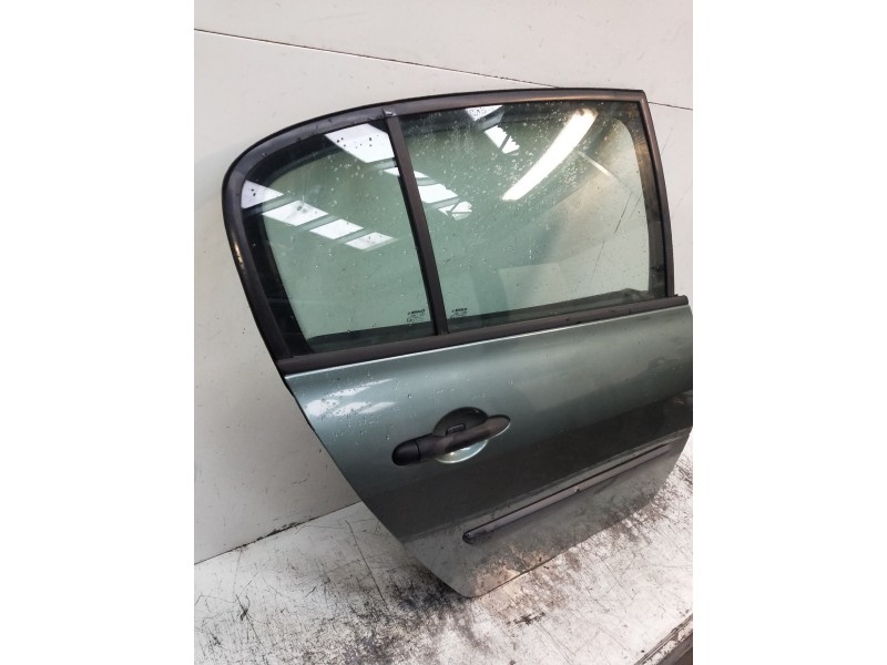 Recambio de puerta trasera derecha para renault megane ii classic berlina confort authentique referencia OEM IAM   5P