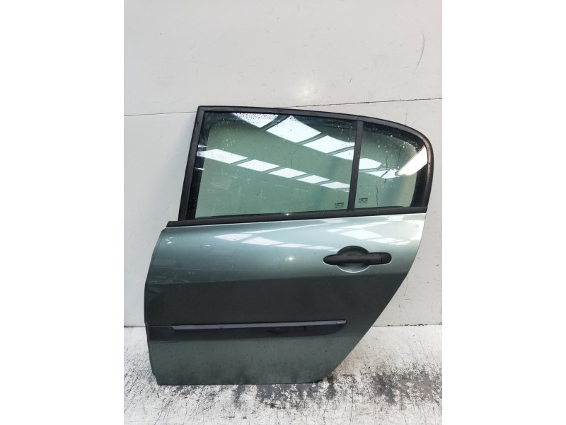Recambio de puerta trasera izquierda para renault megane ii classic berlina confort authentique referencia OEM IAM   5P