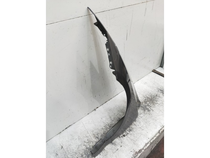 Recambio de aleta delantera izquierda para renault laguna coupe initiale referencia OEM IAM   