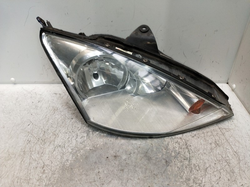 Recambio de faro derecho para ford focus berlina (cak) ambiente referencia OEM IAM 2M5113100BD  OJO VER FOTOS