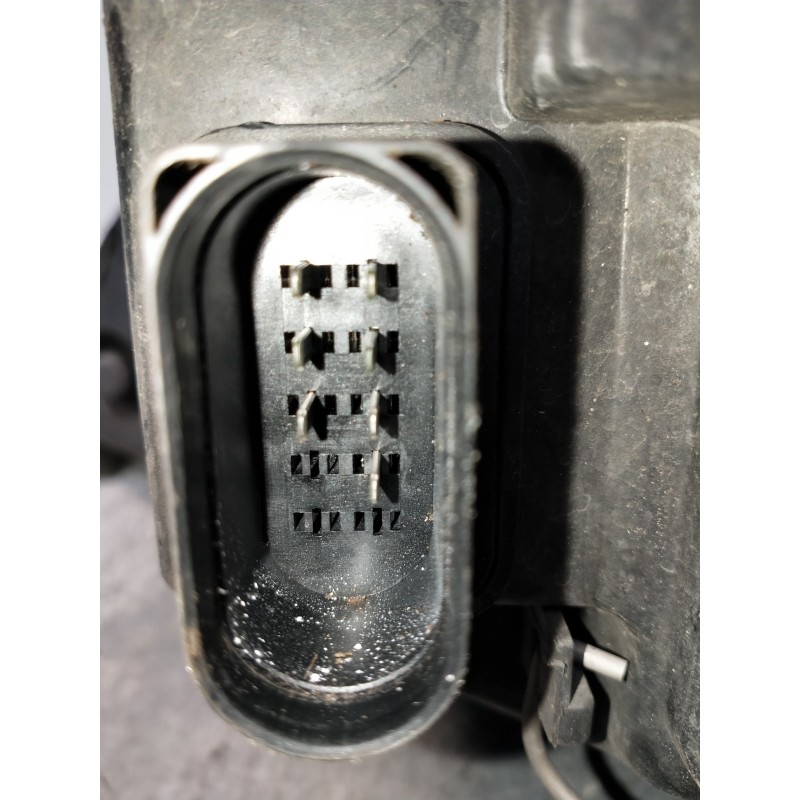 Recambio de faro derecho para ford focus berlina (cak) ambiente referencia OEM IAM 2M5113100BD  OJO VER FOTOS