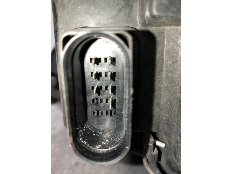 Recambio de faro derecho para ford focus berlina (cak) ambiente referencia OEM IAM 2M5113100BD  OJO VER FOTOS