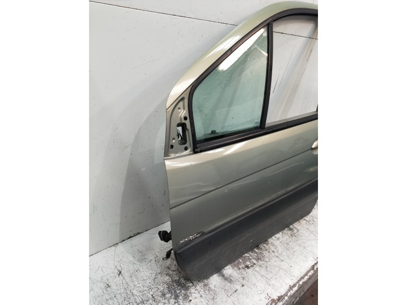 Recambio de puerta delantera izquierda para renault scenic rx4 (ja0) 1.9 dci referencia OEM IAM   5P