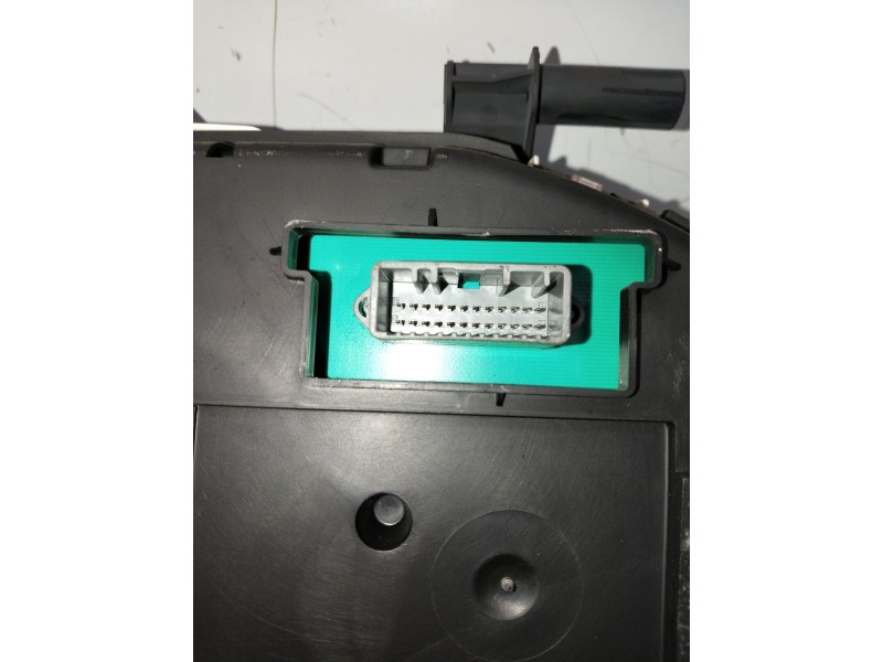 Recambio de cuadro instrumentos para renault clio iii 1.5 dci diesel fap referencia OEM IAM 8200582709G  