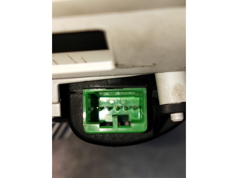 Recambio de cuadro instrumentos para volvo s40 berlina 2.0 d kinetic referencia OEM IAM 30710071 30786344 