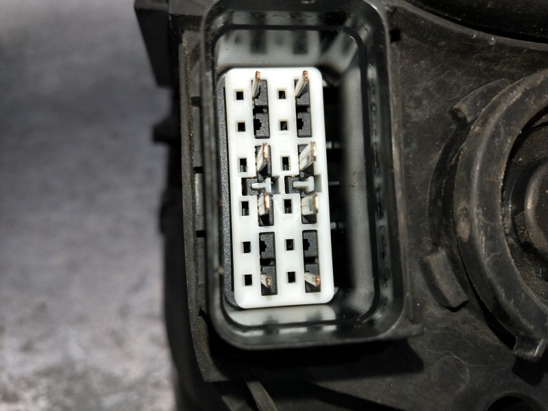 Recambio de faro derecho para volvo s40 berlina 2.0 d kinetic referencia OEM IAM 31213185 0301198202 