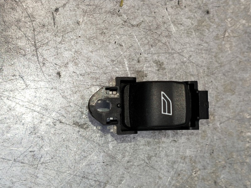 Recambio de mando elevalunas delantero derecho para volvo s40 berlina 2.0 d kinetic referencia OEM IAM 30774162  