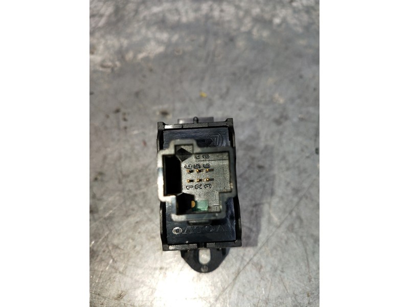 Recambio de mando elevalunas delantero derecho para volvo s40 berlina 2.0 d kinetic referencia OEM IAM 30774162  