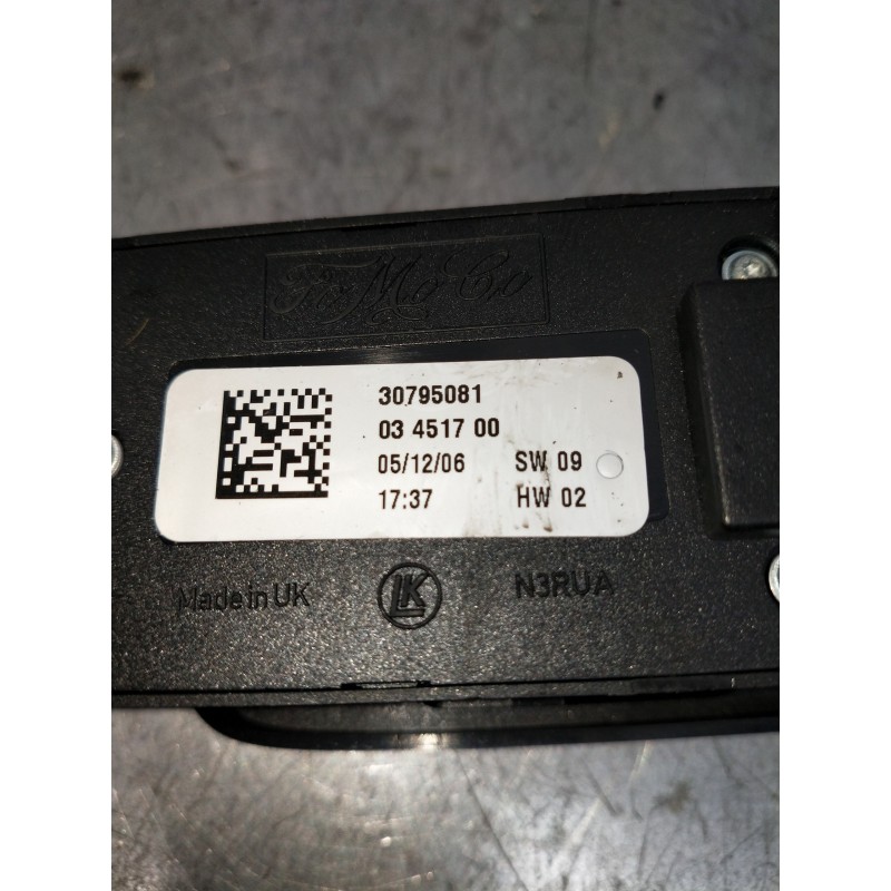 Recambio de mando elevalunas delantero izquierdo para volvo s40 berlina 2.0 d kinetic referencia OEM IAM 30795081 03451700 