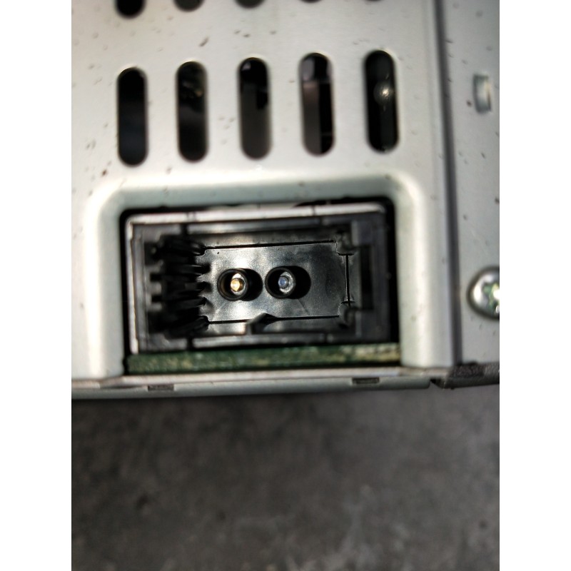 Recambio de sistema audio / radio cd para volvo s40 berlina 2.0 d kinetic referencia OEM IAM 30732850AA 31210405AA 