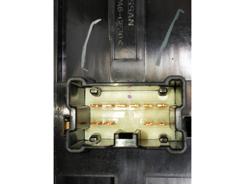 Recambio de mando elevalunas delantero izquierdo para nissan qashqai (j11) acenta referencia OEM IAM   5P