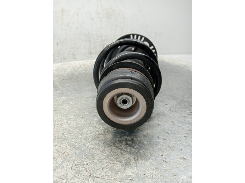 Recambio de amortiguador delantero derecho para skoda spaceback (5h) 1.4 tdi dpf referencia OEM IAM 6R0413031BF  