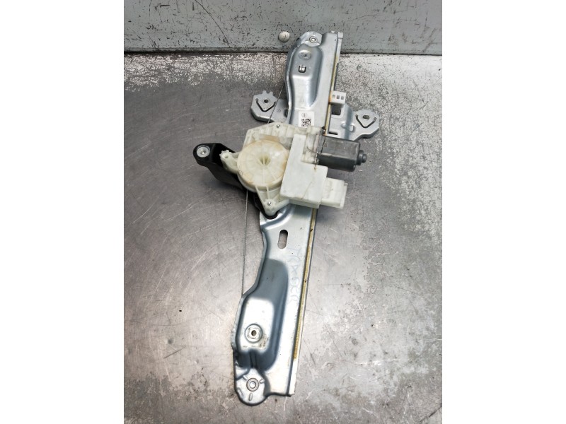 Recambio de elevalunas trasero derecho para nissan qashqai (j11) acenta referencia OEM IAM 82700HV00C C88540103 5P