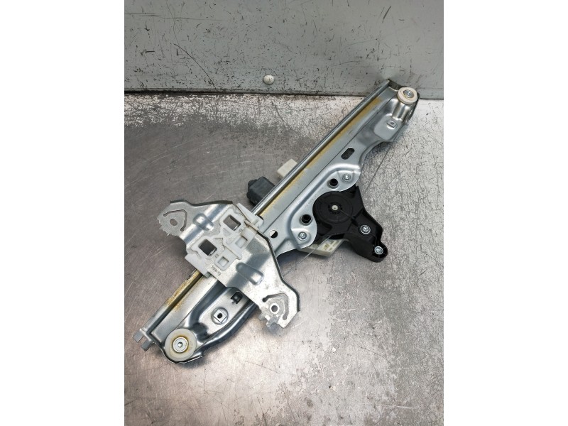 Recambio de elevalunas trasero izquierdo para nissan qashqai (j11) acenta referencia OEM IAM 82701HV00C C88539103 5P