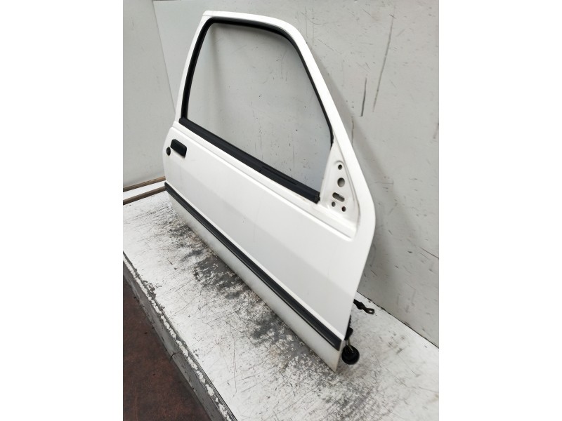 Recambio de puerta delantera izquierda para ford fiesta berl./courier porto referencia OEM IAM   3P