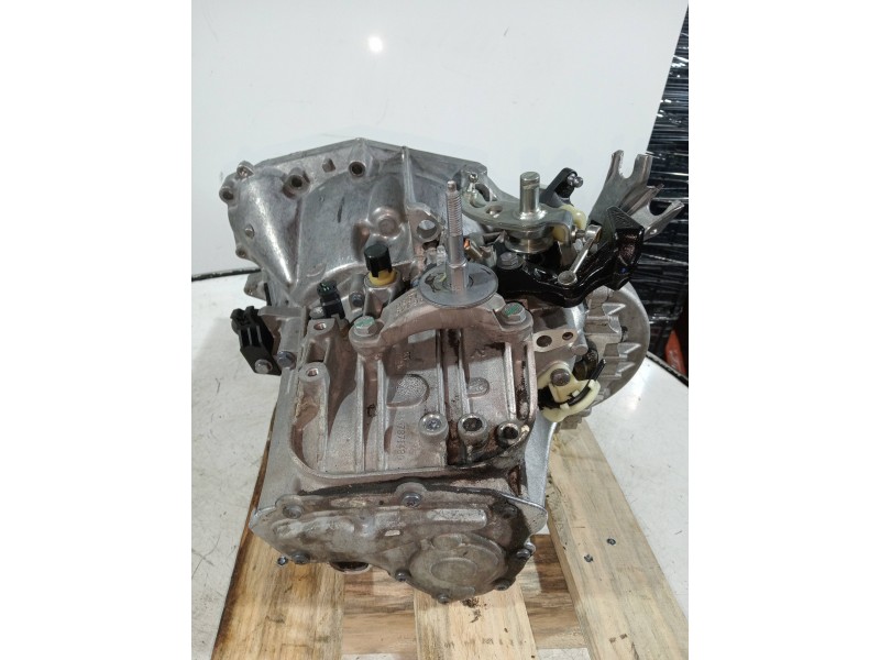 Recambio de caja cambios para peugeot 5008 premium referencia OEM IAM 20MB26 0778777 6V