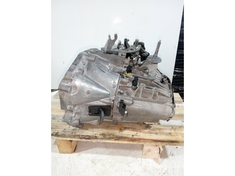 Recambio de caja cambios para peugeot 5008 premium referencia OEM IAM 20MB26 0778777 6V