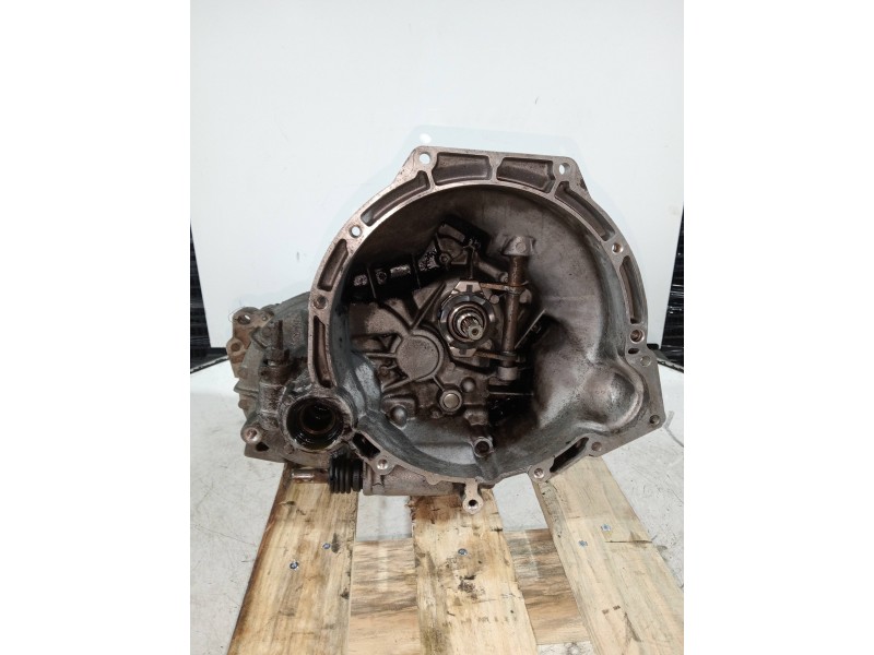 Recambio de caja cambios para ford fiesta berl./courier porto referencia OEM IAM 89WTGB FOB2027 5V