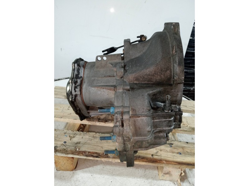 Recambio de caja cambios para ford fiesta berl./courier porto referencia OEM IAM 89WTGB FOB2027 5V